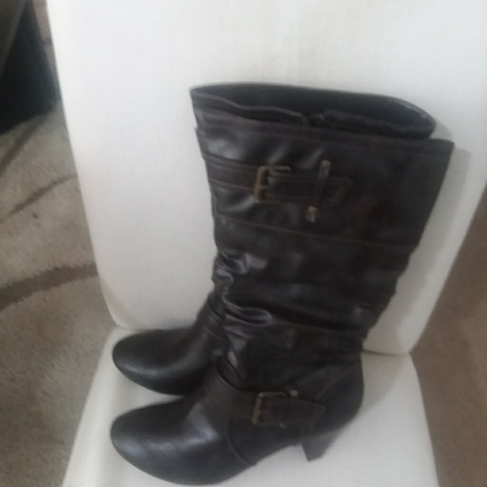 Women's brown boots